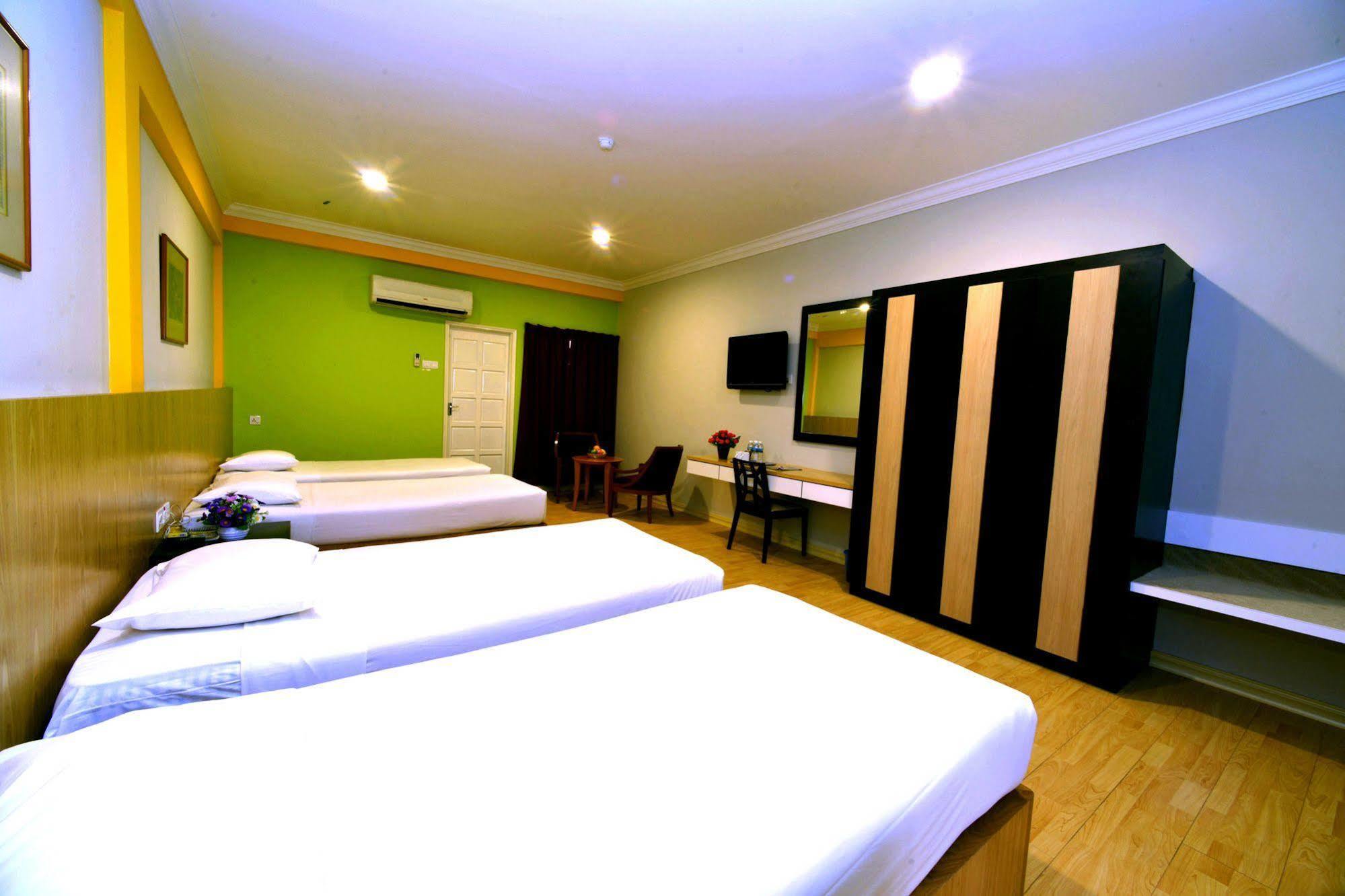 Classic Boutique Hotel Kuantan Esterno foto