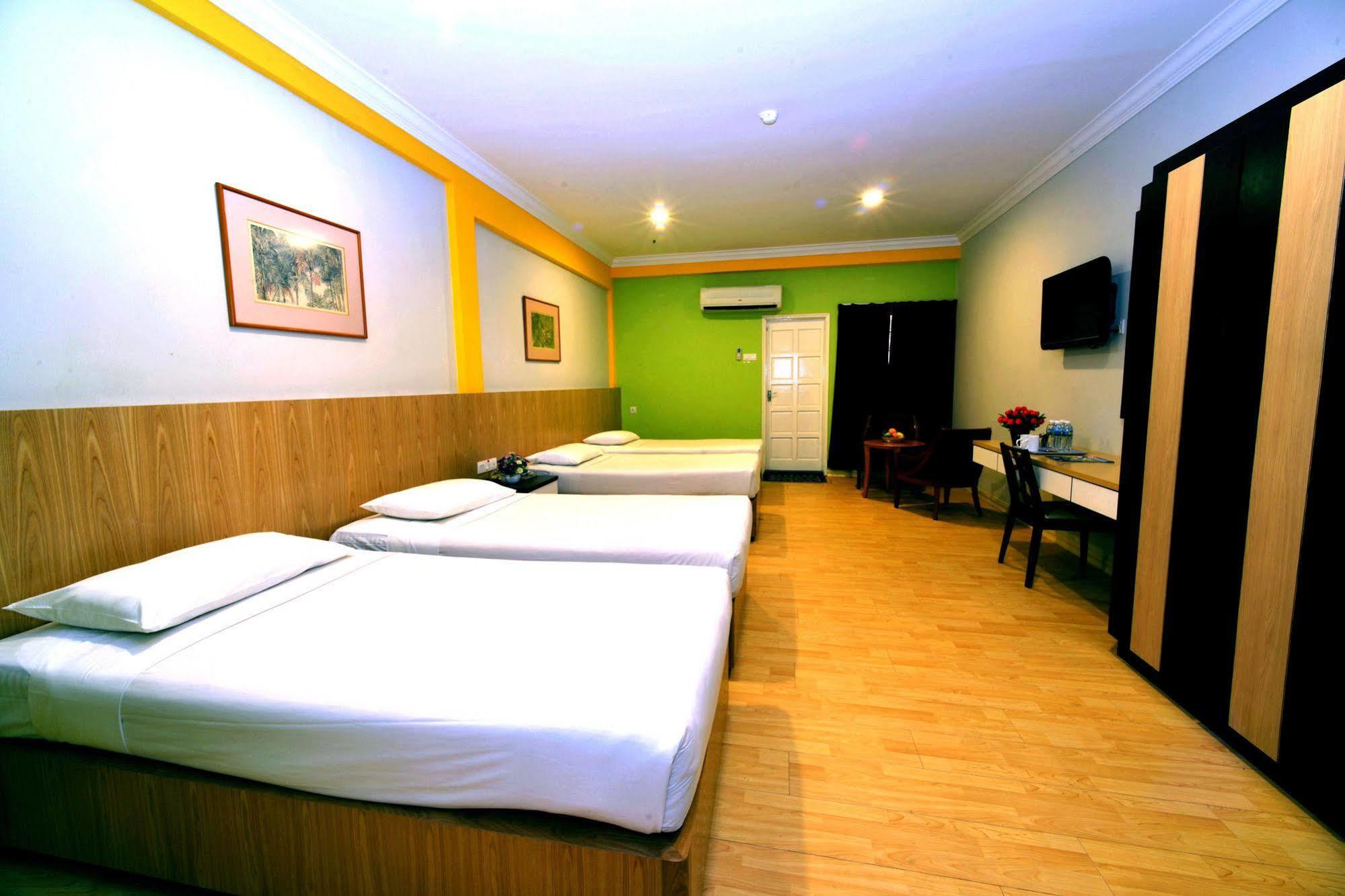 Classic Boutique Hotel Kuantan Esterno foto