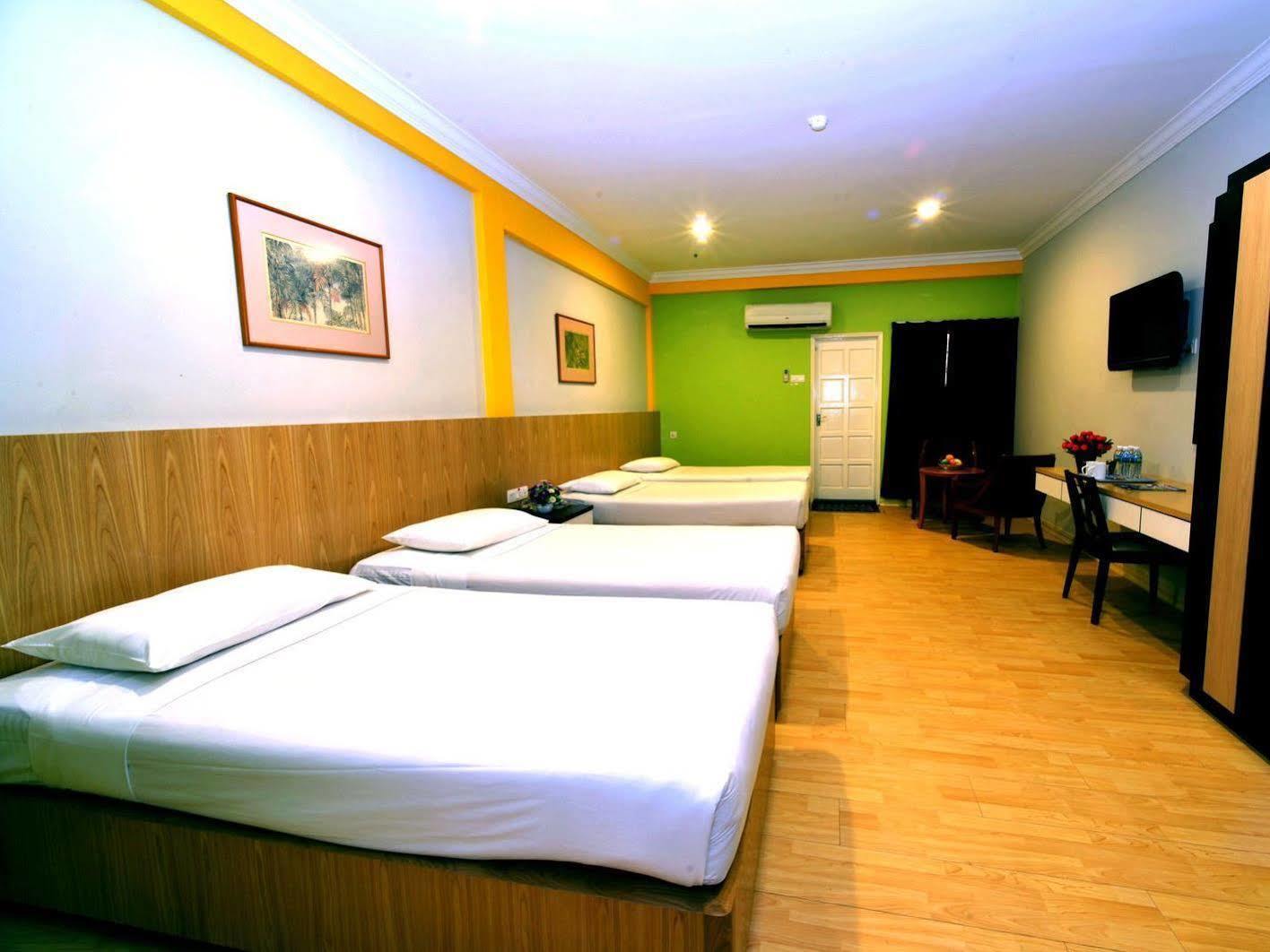 Classic Boutique Hotel Kuantan Esterno foto
